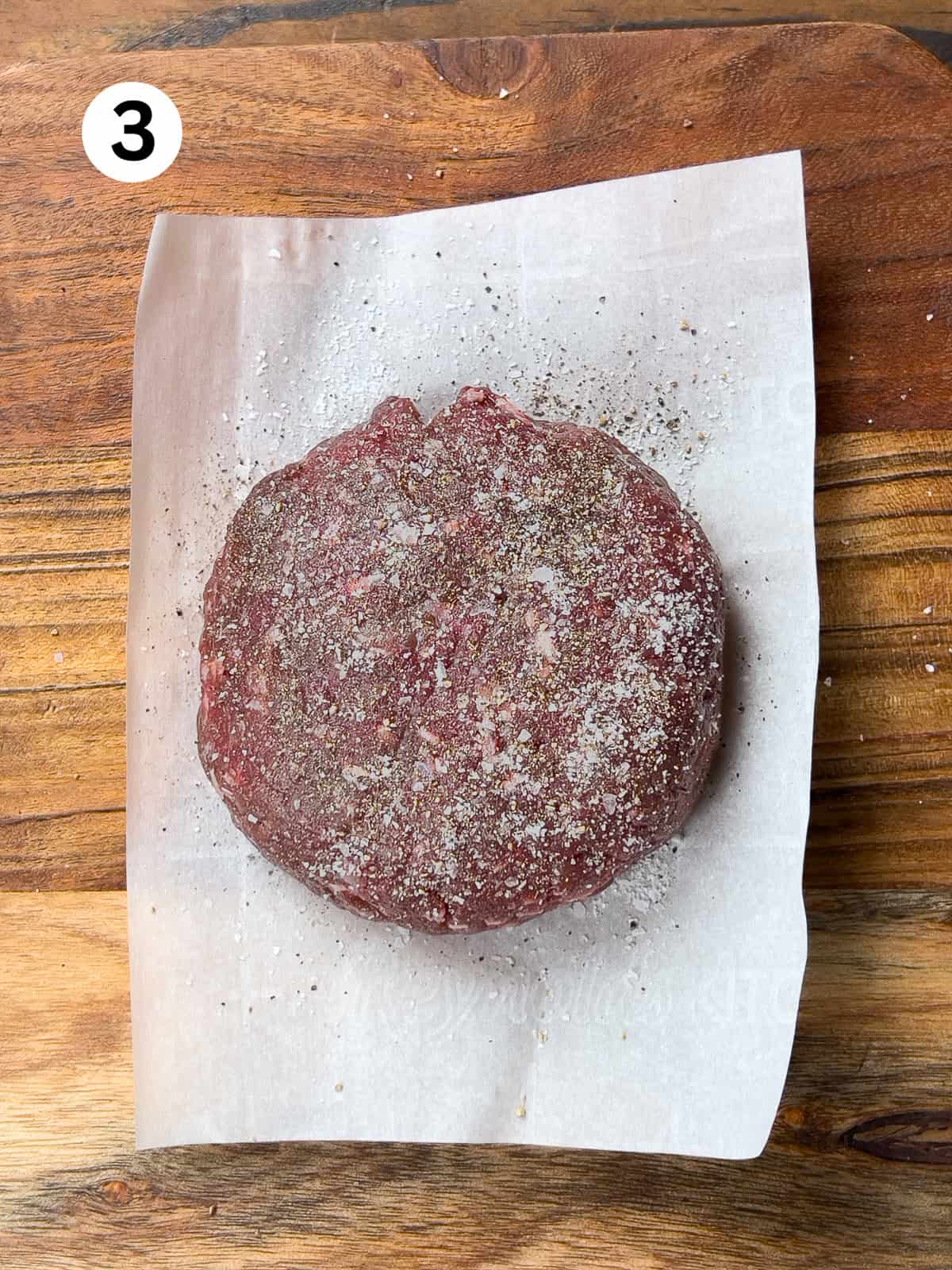 seasoned raw venison burger